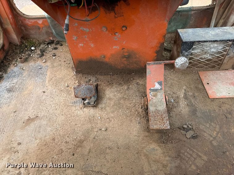 image for item DJ9725 1999 Broce RJ350 broom