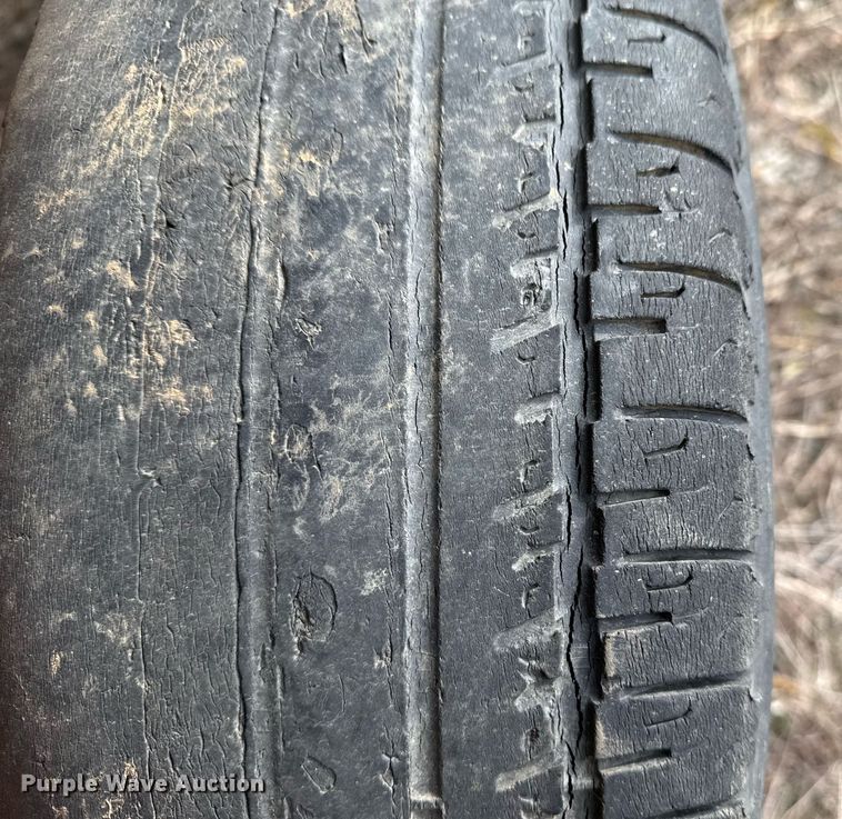 image for item DJ9725 1999 Broce RJ350 broom