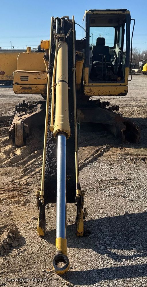 image for item DJ9726 2002 Komatsu PC200LC-7 excavator