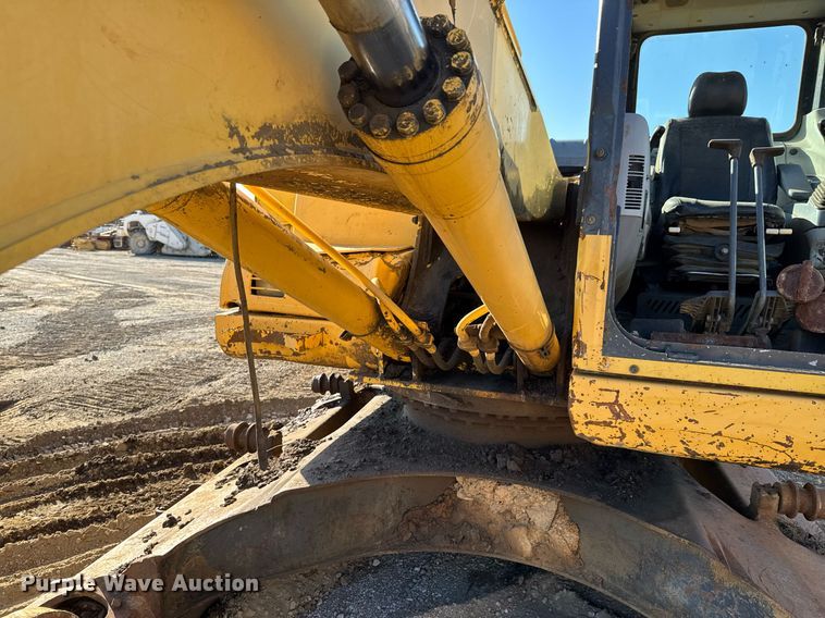 image for item DJ9726 2002 Komatsu PC200LC-7 excavator