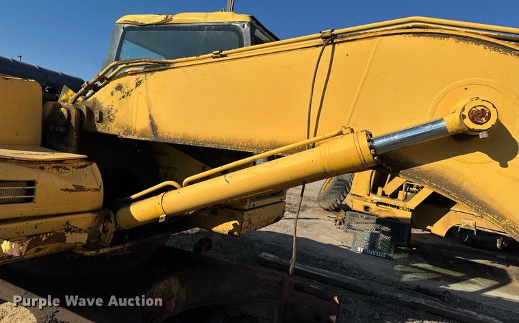 image for item DJ9726 2002 Komatsu PC200LC-7 excavator