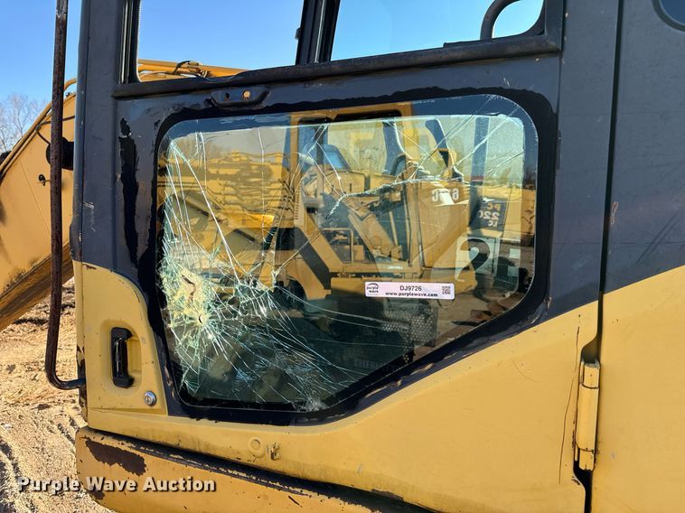 image for item DJ9726 2002 Komatsu PC200LC-7 excavator