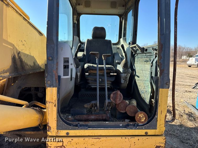 image for item DJ9726 2002 Komatsu PC200LC-7 excavator