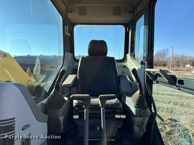 image for item DJ9726 2002 Komatsu PC200LC-7 excavator