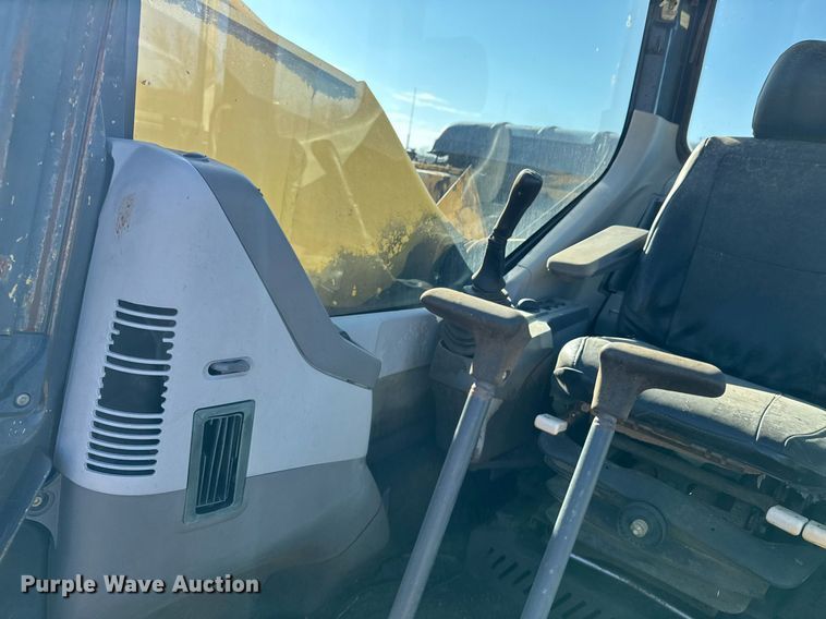 image for item DJ9726 2002 Komatsu PC200LC-7 excavator