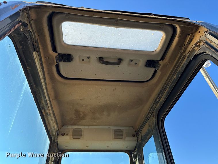 image for item DJ9726 2002 Komatsu PC200LC-7 excavator