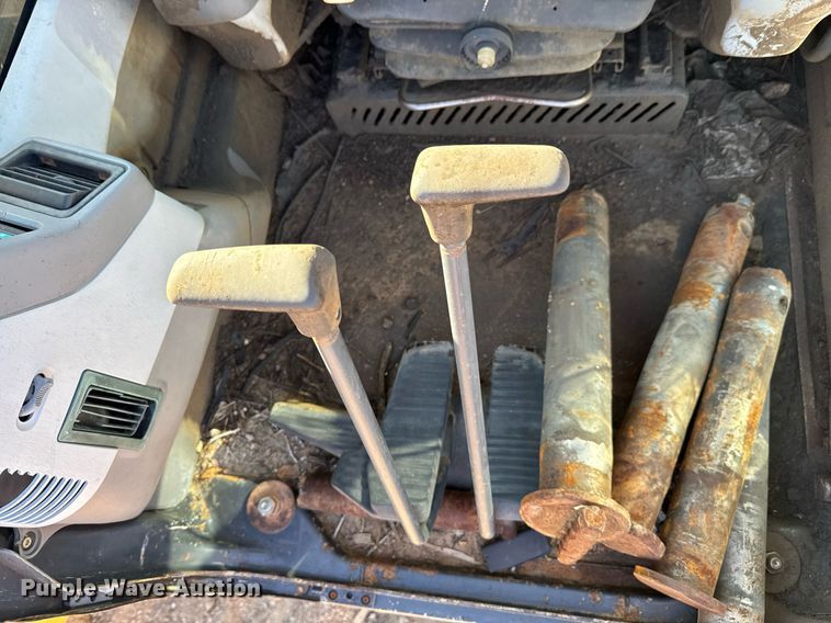 image for item DJ9726 2002 Komatsu PC200LC-7 excavator