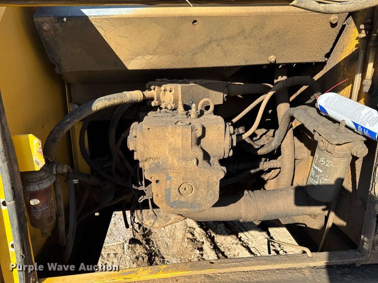 image for item DJ9726 2002 Komatsu PC200LC-7 excavator