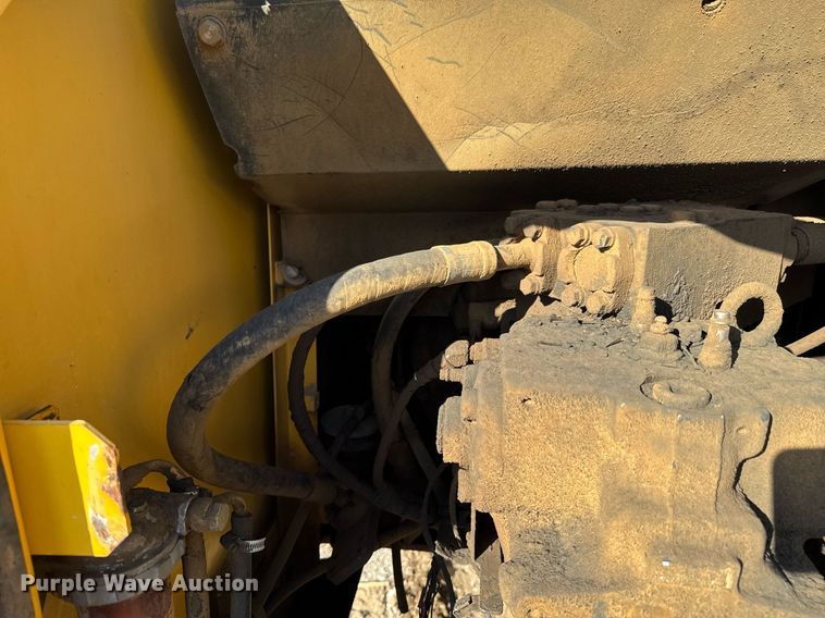 image for item DJ9726 2002 Komatsu PC200LC-7 excavator