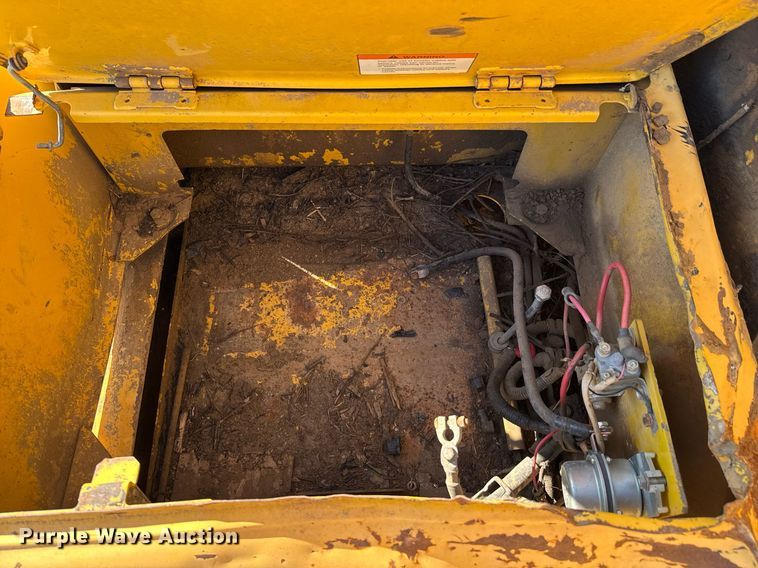 image for item DJ9726 2002 Komatsu PC200LC-7 excavator