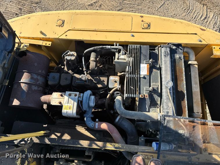 image for item DJ9726 2002 Komatsu PC200LC-7 excavator