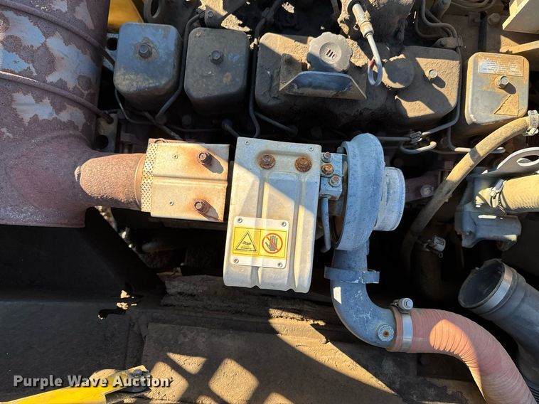 image for item DJ9726 2002 Komatsu PC200LC-7 excavator