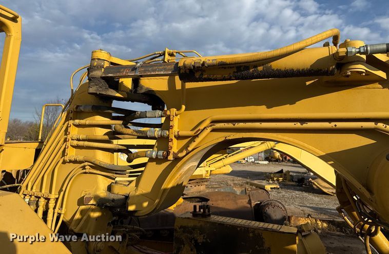 image for item DJ9727 1992 Caterpillar 613C conventional scraper 
