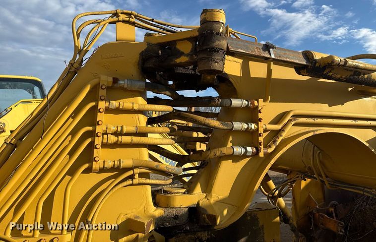 image for item DJ9727 1992 Caterpillar 613C conventional scraper 