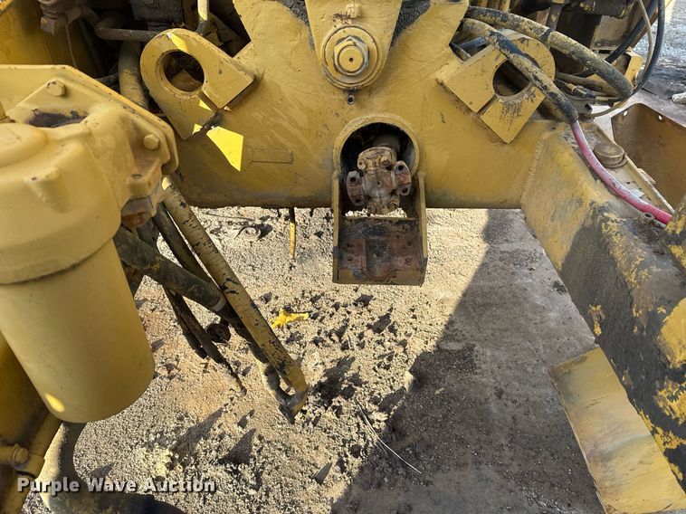 image for item DJ9727 1992 Caterpillar 613C conventional scraper 