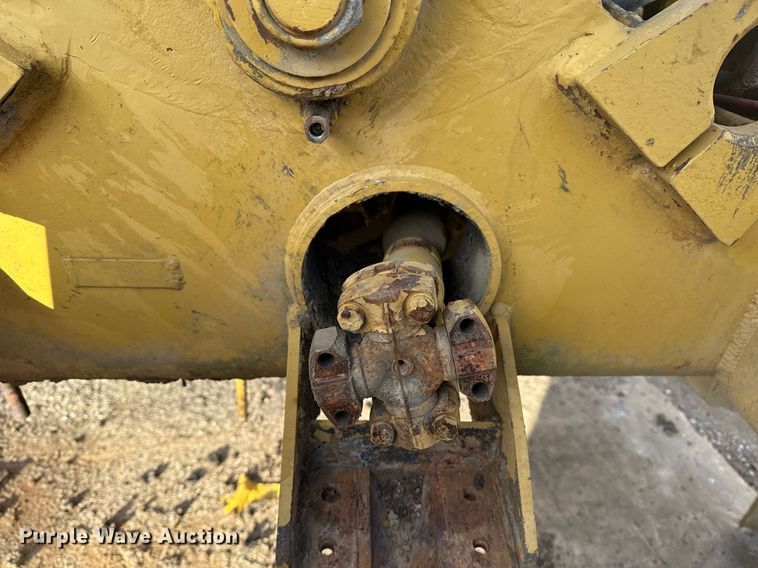 image for item DJ9727 1992 Caterpillar 613C conventional scraper 