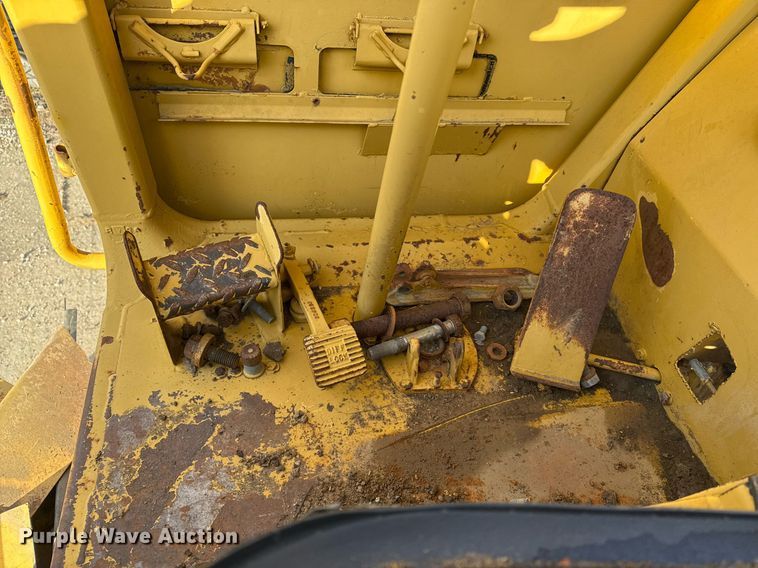 image for item DJ9727 1992 Caterpillar 613C conventional scraper 