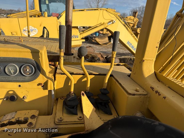 image for item DJ9727 1992 Caterpillar 613C conventional scraper 