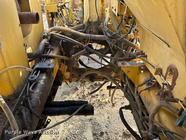 image for item DJ9727 1992 Caterpillar 613C conventional scraper 