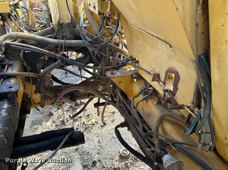 image for item DJ9727 1992 Caterpillar 613C conventional scraper 