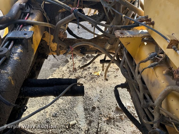 image for item DJ9727 1992 Caterpillar 613C conventional scraper 