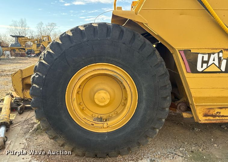 image for item DJ9727 1992 Caterpillar 613C conventional scraper 