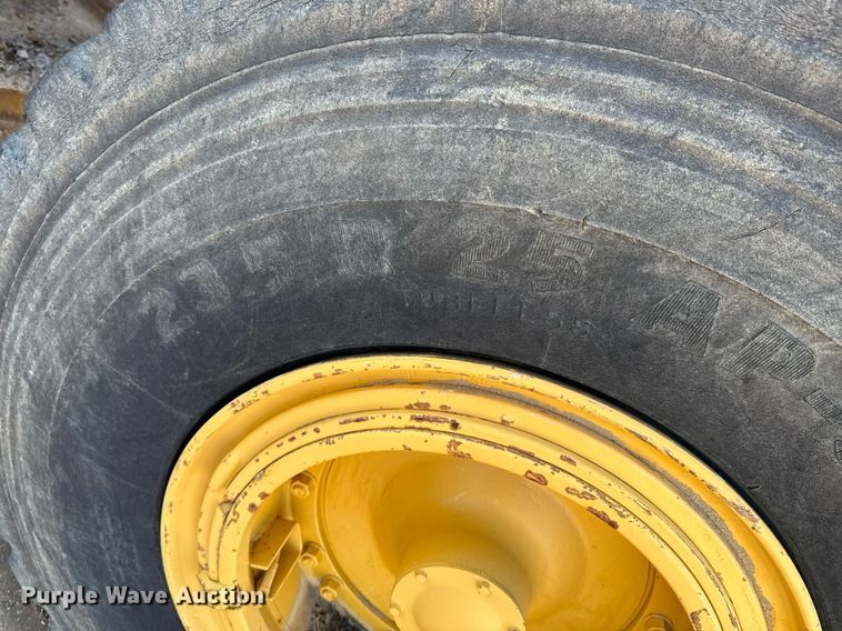 image for item DJ9728 1986 Caterpillar 613C elevating scraper