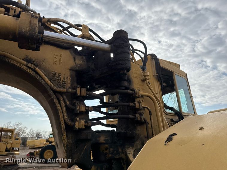 image for item DJ9729 1986 Caterpillar 621B conventional scraper 
