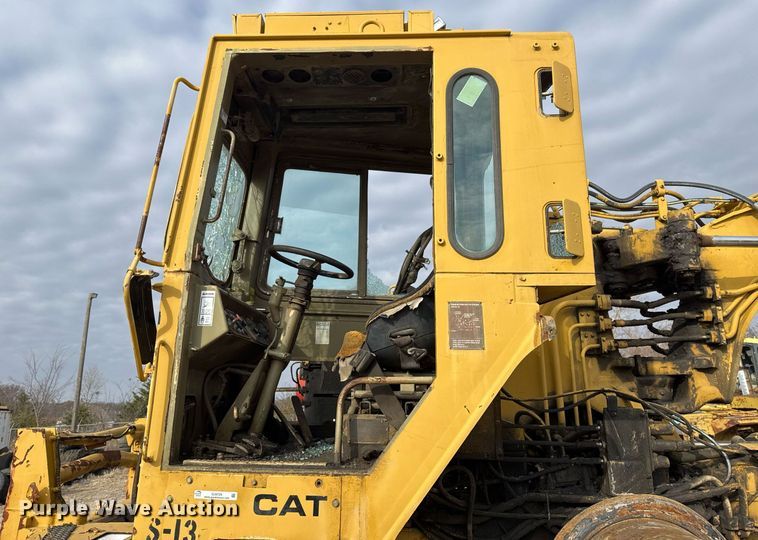 image for item DJ9729 1986 Caterpillar 621B conventional scraper 