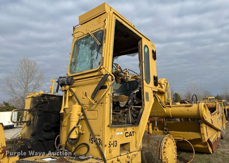 image for item DJ9729 1986 Caterpillar 621B conventional scraper 