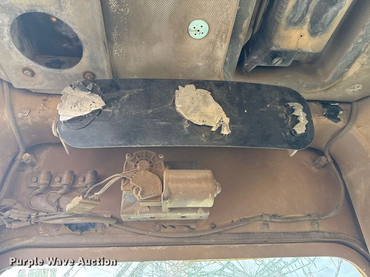 image for item DJ9729 1986 Caterpillar 621B conventional scraper 