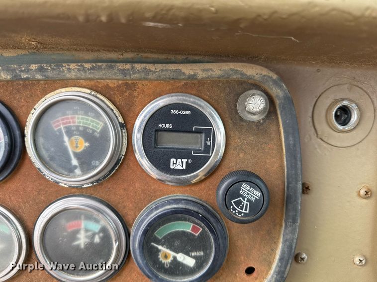 image for item DJ9729 1986 Caterpillar 621B conventional scraper 