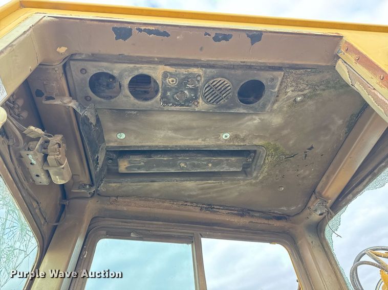 image for item DJ9729 1986 Caterpillar 621B conventional scraper 