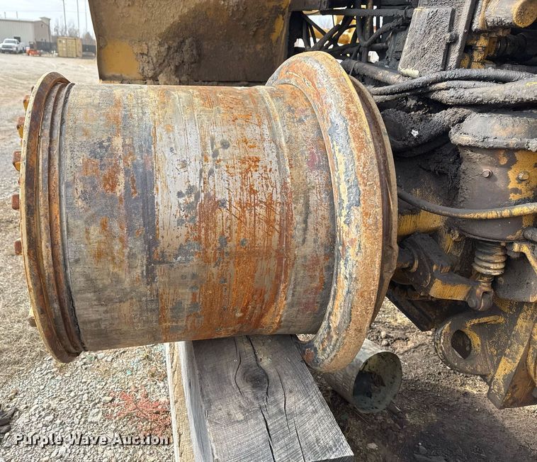 image for item DJ9729 1986 Caterpillar 621B conventional scraper 