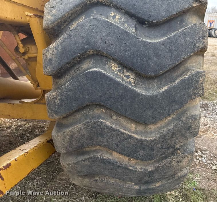 image for item DJ9729 1986 Caterpillar 621B conventional scraper 