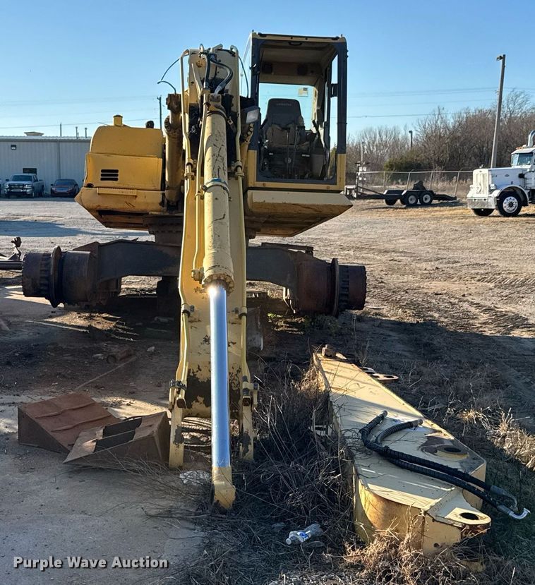 image for item DJ9730 2006 Komatsu PC220LC-8 excavator