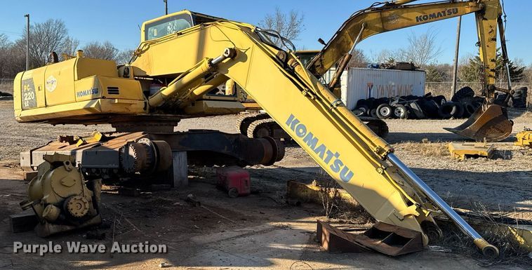 image for item DJ9730 2006 Komatsu PC220LC-8 excavator