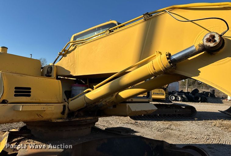 image for item DJ9730 2006 Komatsu PC220LC-8 excavator
