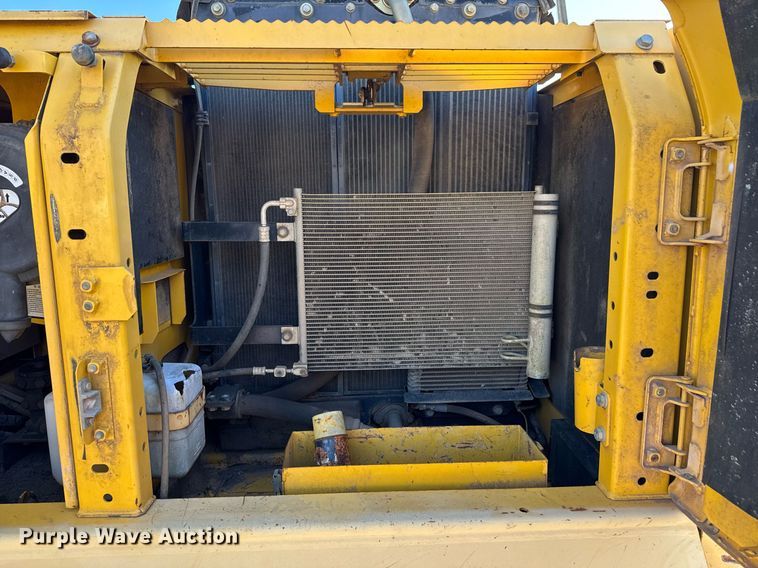 image for item DJ9730 2006 Komatsu PC220LC-8 excavator