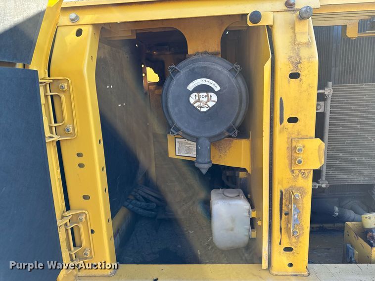 image for item DJ9730 2006 Komatsu PC220LC-8 excavator
