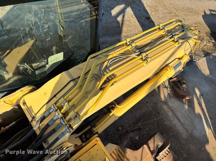image for item DJ9730 2006 Komatsu PC220LC-8 excavator