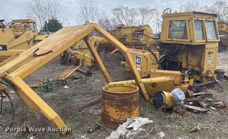 image for item DJ9731 1970 Caterpillar 613 conventional scraper 