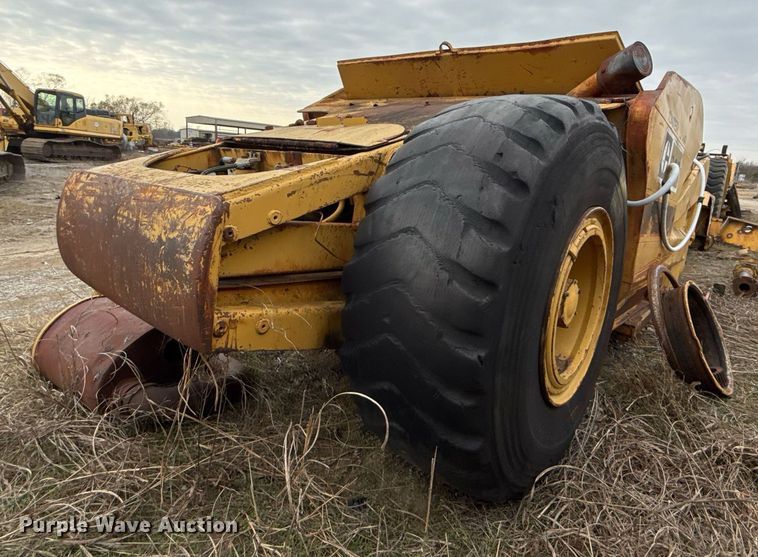 image for item DJ9731 1970 Caterpillar 613 conventional scraper 