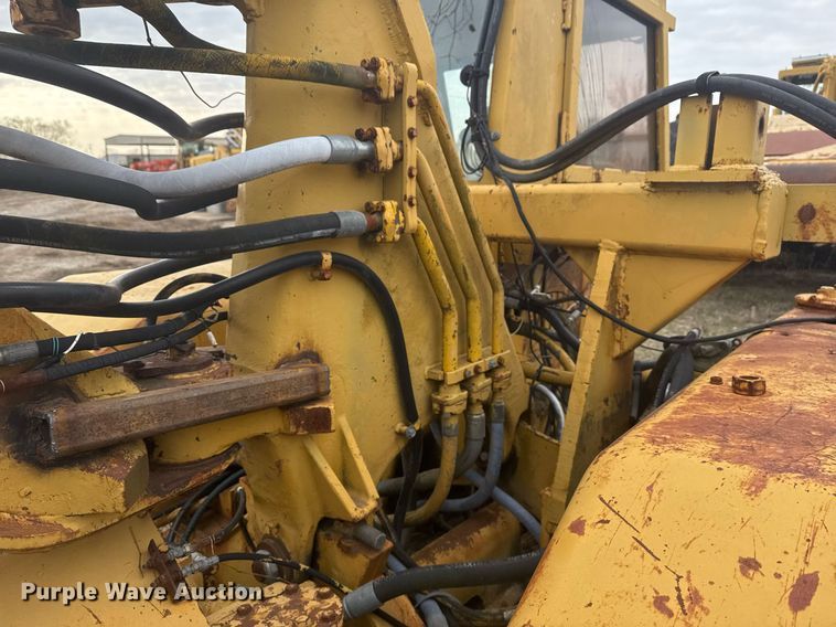 image for item DJ9731 1970 Caterpillar 613 conventional scraper 