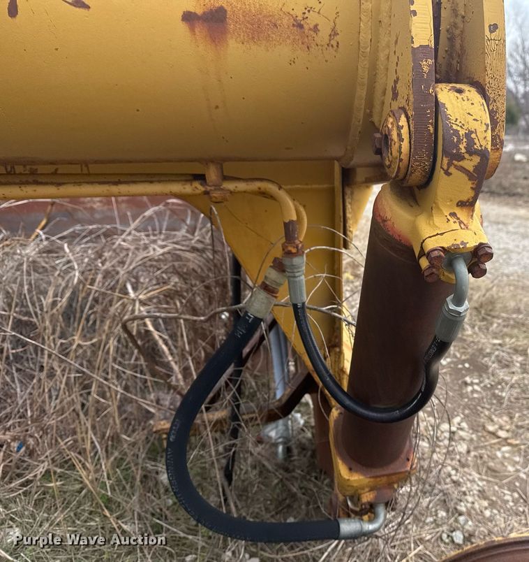 image for item DJ9731 1970 Caterpillar 613 conventional scraper 