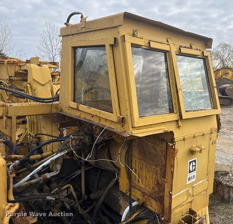 image for item DJ9731 1970 Caterpillar 613 conventional scraper 