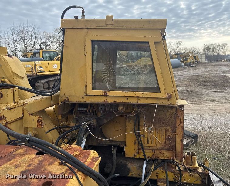 image for item DJ9731 1970 Caterpillar 613 conventional scraper 