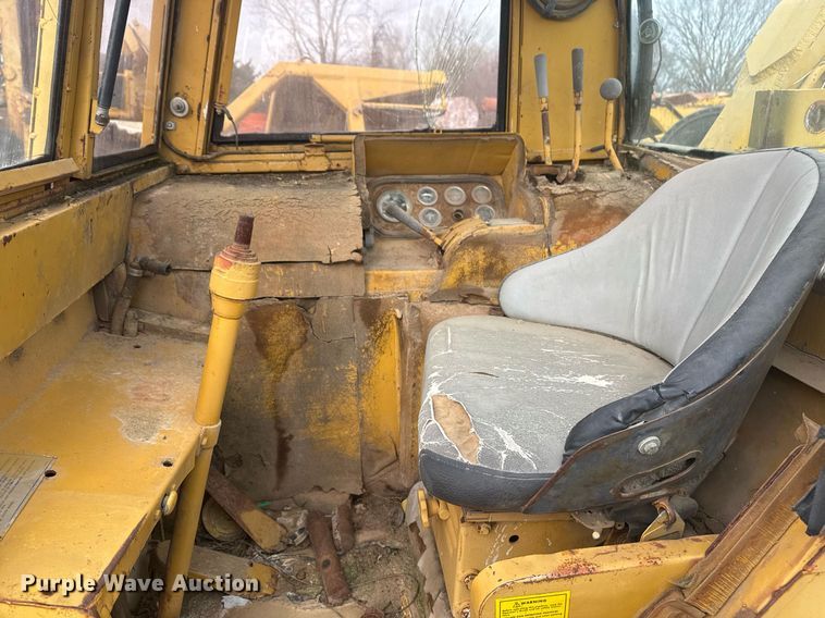 image for item DJ9731 1970 Caterpillar 613 conventional scraper 