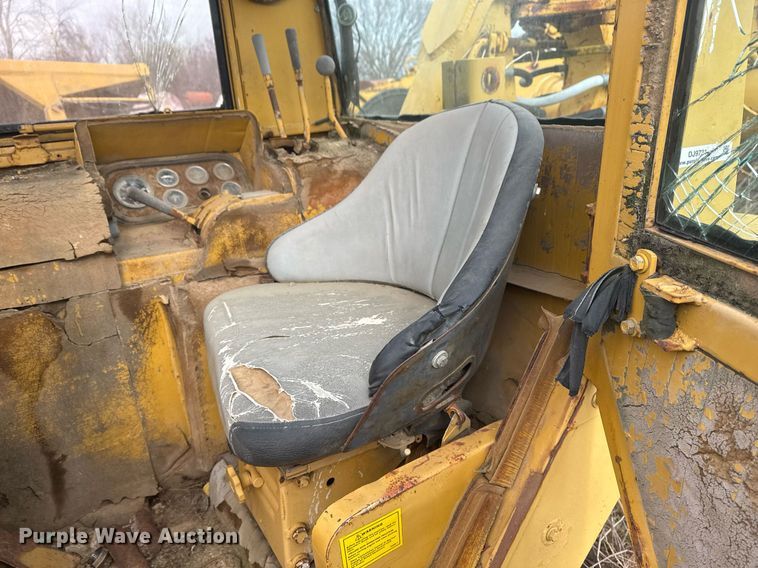image for item DJ9731 1970 Caterpillar 613 conventional scraper 