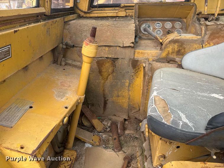 image for item DJ9731 1970 Caterpillar 613 conventional scraper 